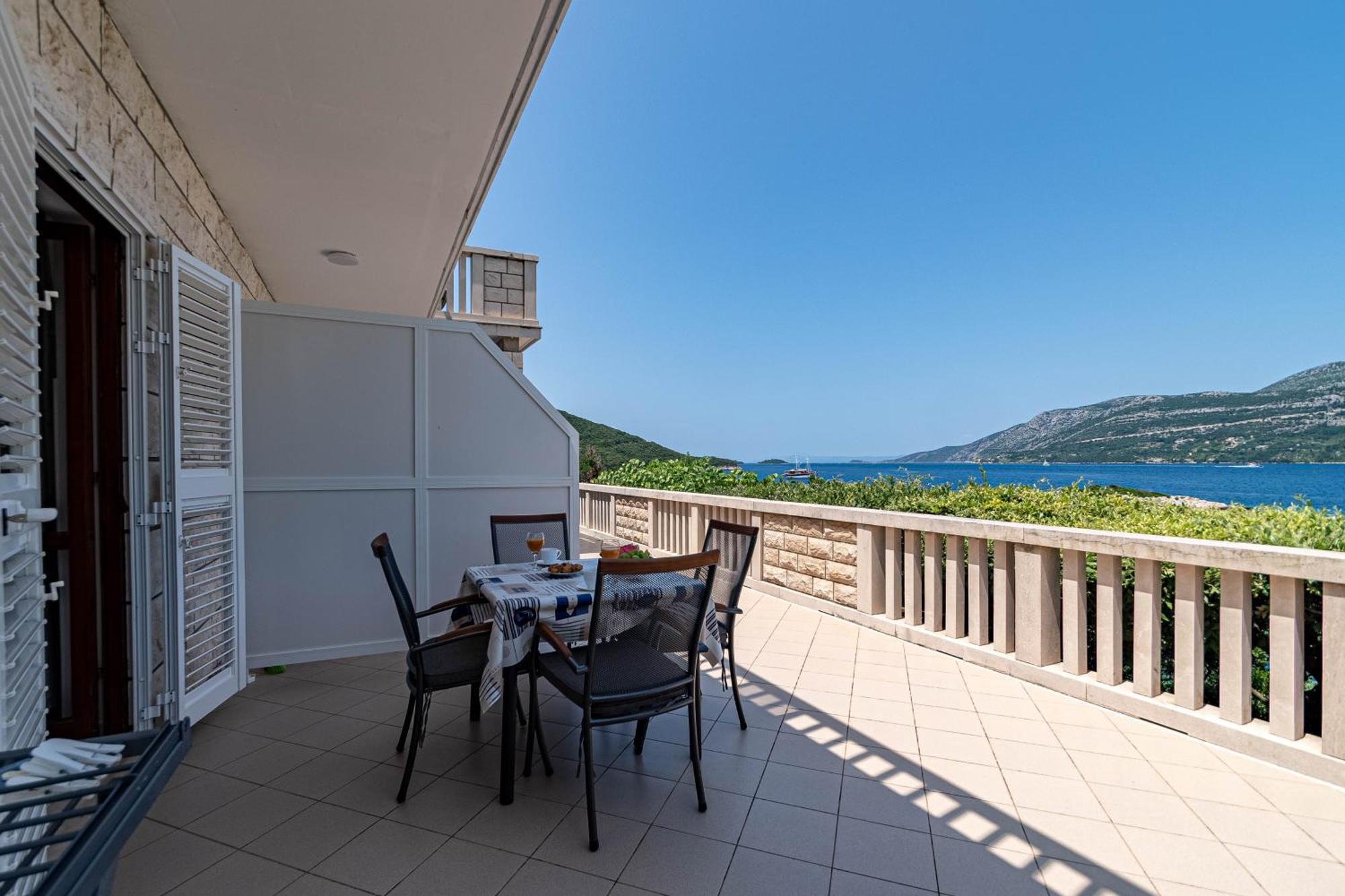 Apartments By The Sea Tri Zala, Korcula - 9237 Zrnovo Exterior foto